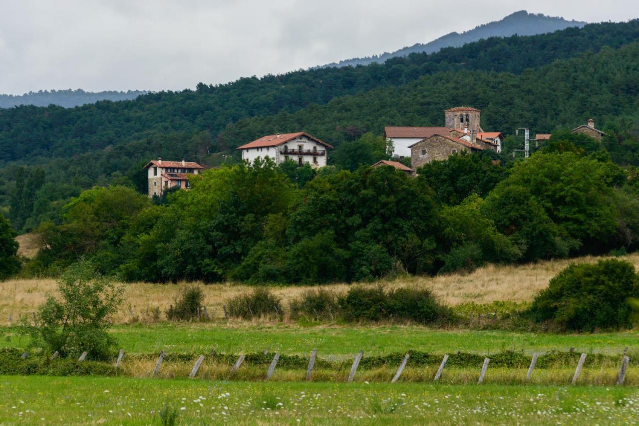 Hotel Akerreta Exterior photo